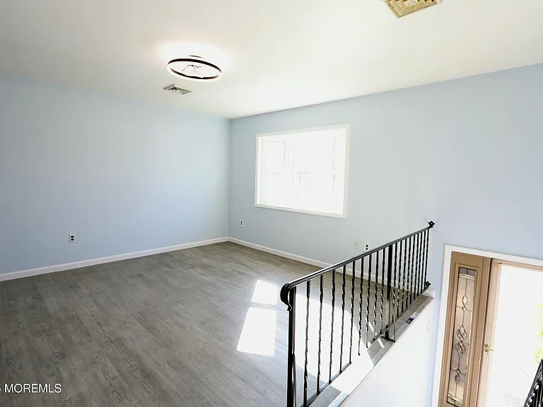 900 Hunter Blvd — Photo 3