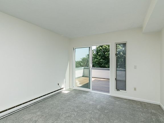 4th image of 105 Granite St APT 5