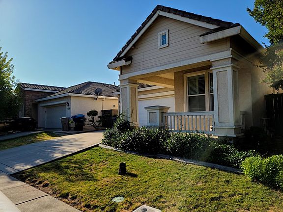 2nd image of 1830 Dawnelle Way