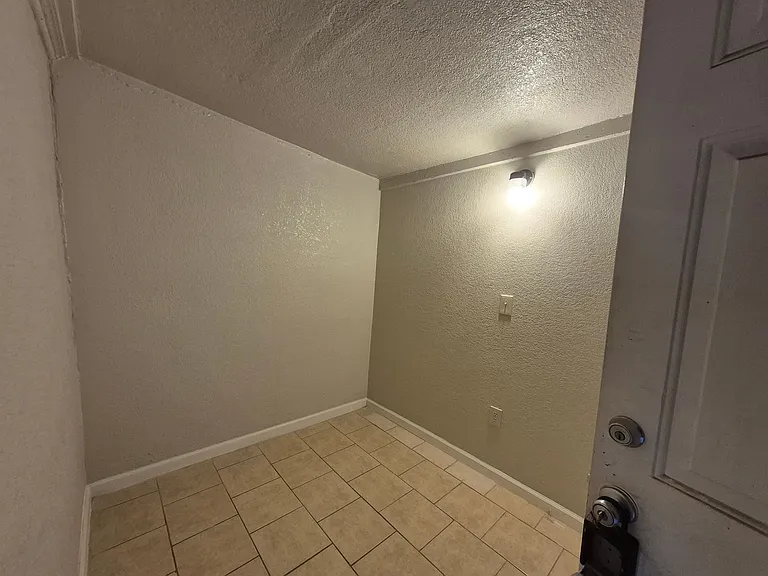 115 Caldwell St #6 — Photo 7