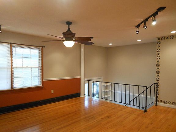 3rd image of 4221 Wales Dr
