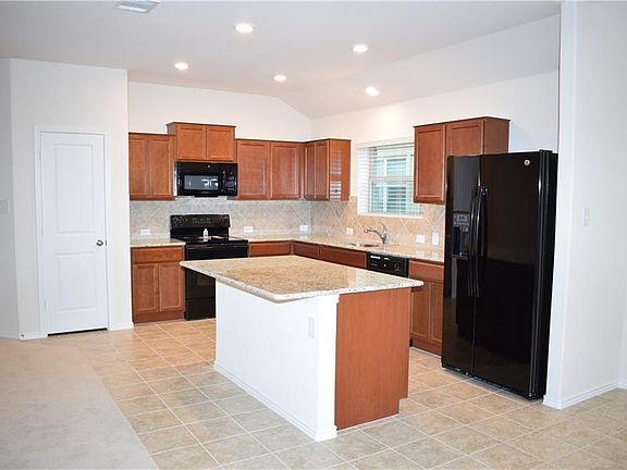 5th image of 2021 Pitkin Dr