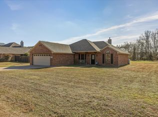 704 Janis St, Granbury, TX 76049