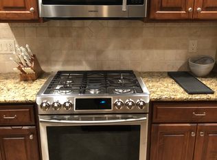 2209 Ridge Creek Dr, Bloomington, IL 61705