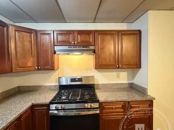 75 Crapo St, 75 Crapo St #1S, New Bedford, MA 02740