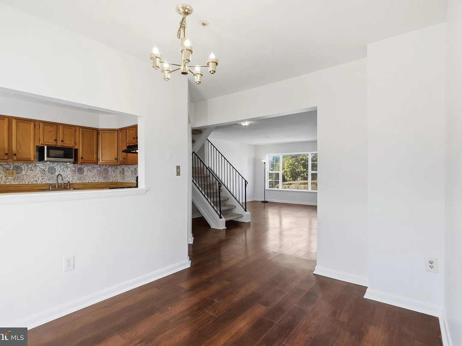 4 bed, 2.5 bath, 1280 sqft, $2,900 — Photo 3