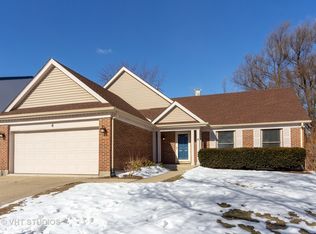 4 Monterey Dr, Vernon Hills, IL