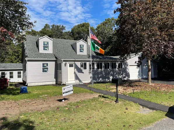 9 Clark Street, Mastic, NY 11950