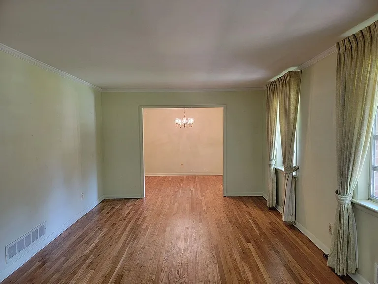 4083 Flintridge Dr — Photo 3