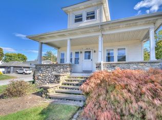 586 Oaklawn Ave, Cranston, RI 02920