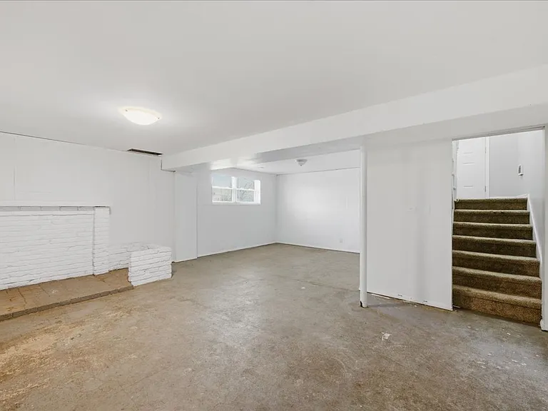 3226 Voigt Dr — Photo 13