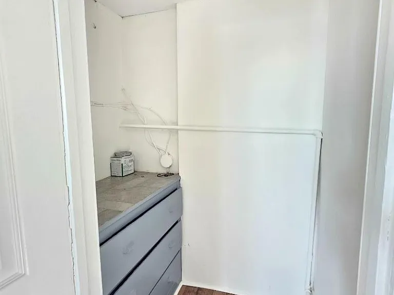 70 Jackson Ave #B — Photo 5
