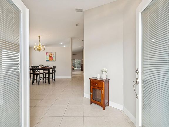 4th image of 353 Bay Arbor Blvd