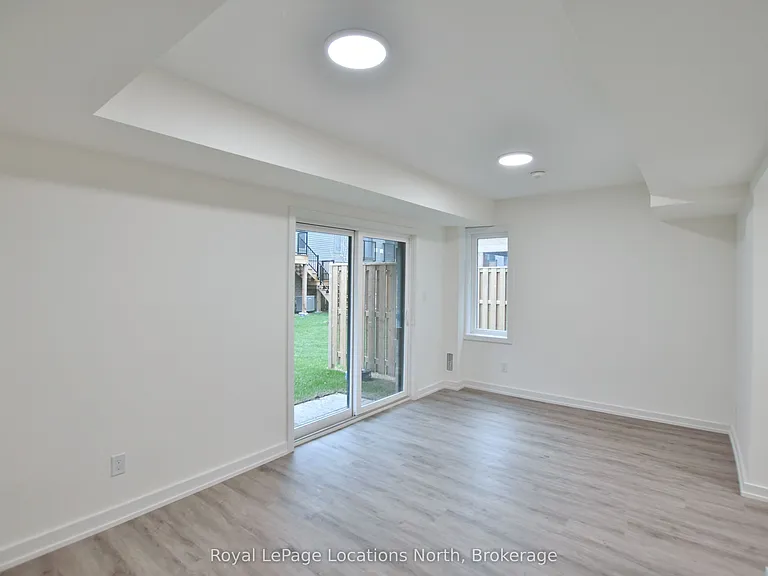 35 Dawson Dr #5 — Photo 7