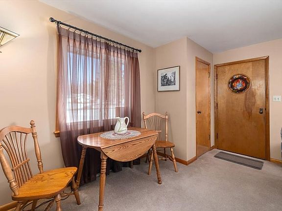 3rd image of 1394 Hess Ln