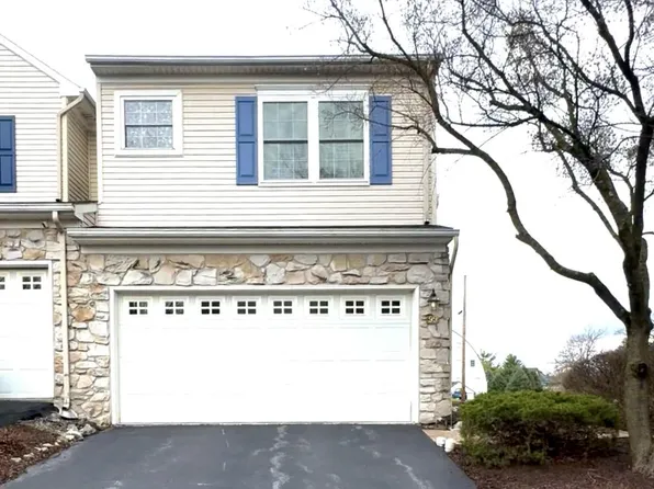 99 Carousel Cir, Hershey, PA 17033