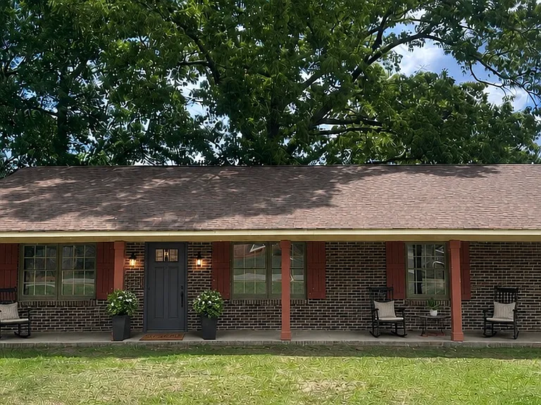 1910 Kittrell Dr — Photo 1