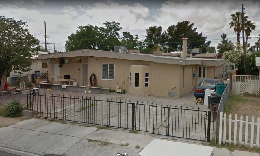 1st image of 2704 Howard Dr