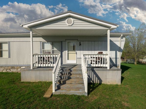 458 Underwood Rd, Lafayette, TN 37083