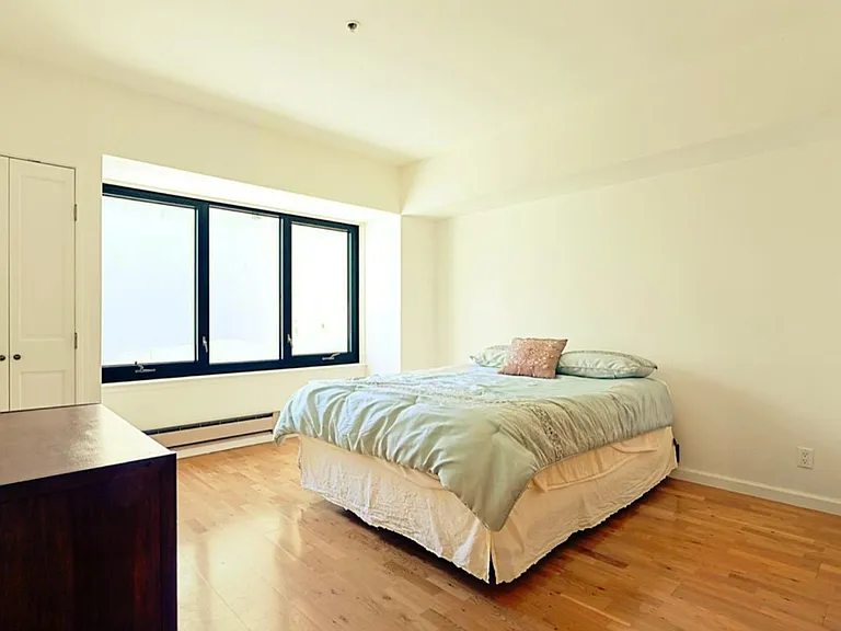 601 Van Ness Ave #151 — Photo 20