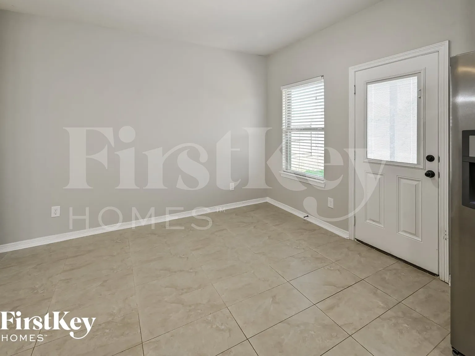 4 bed, 2.0 bath, 1742 sqft, $2,180 — Photo 2