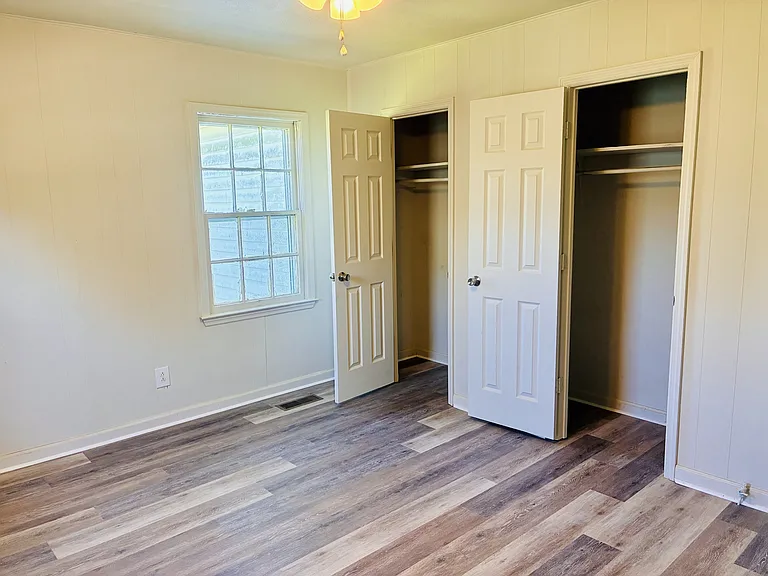 806 Miller Ave — Photo 18