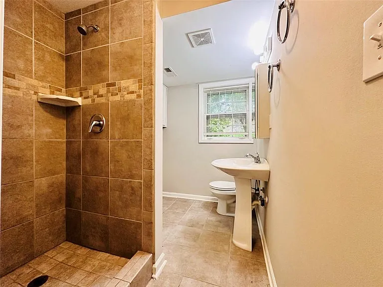 6150 Mallory Rd — Photo 14