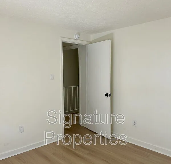 1055 Rives Rd #18 — Photo 12