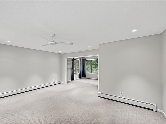 3rd image of 3076 Lexington Ave N APT A5