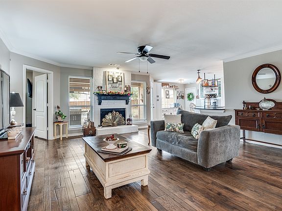 4th image of 140 Hollis Rd