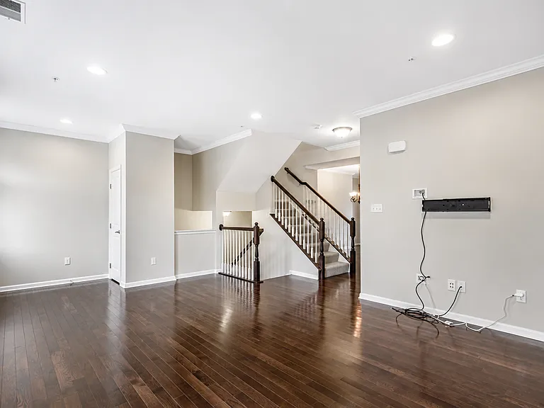 248 Broadstone Dr — Photo 5