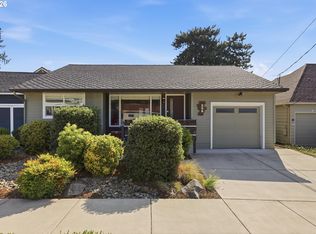 208 N College St, Newberg, OR 97132