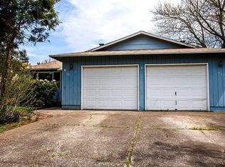 315 S 49th Pl, Springfield, OR 97478