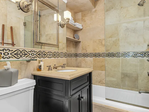 30 East 62nd Street image 6 of 11