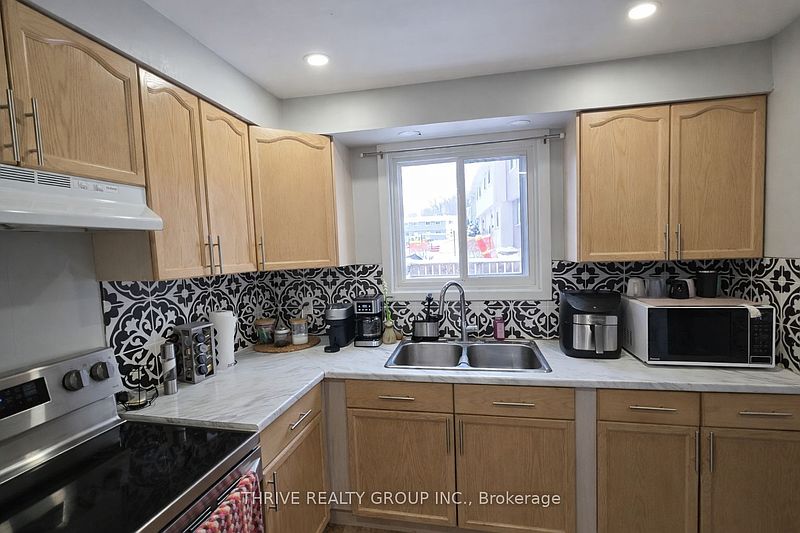 London Townhouse for rent - 3 Bedrooms — photo 3