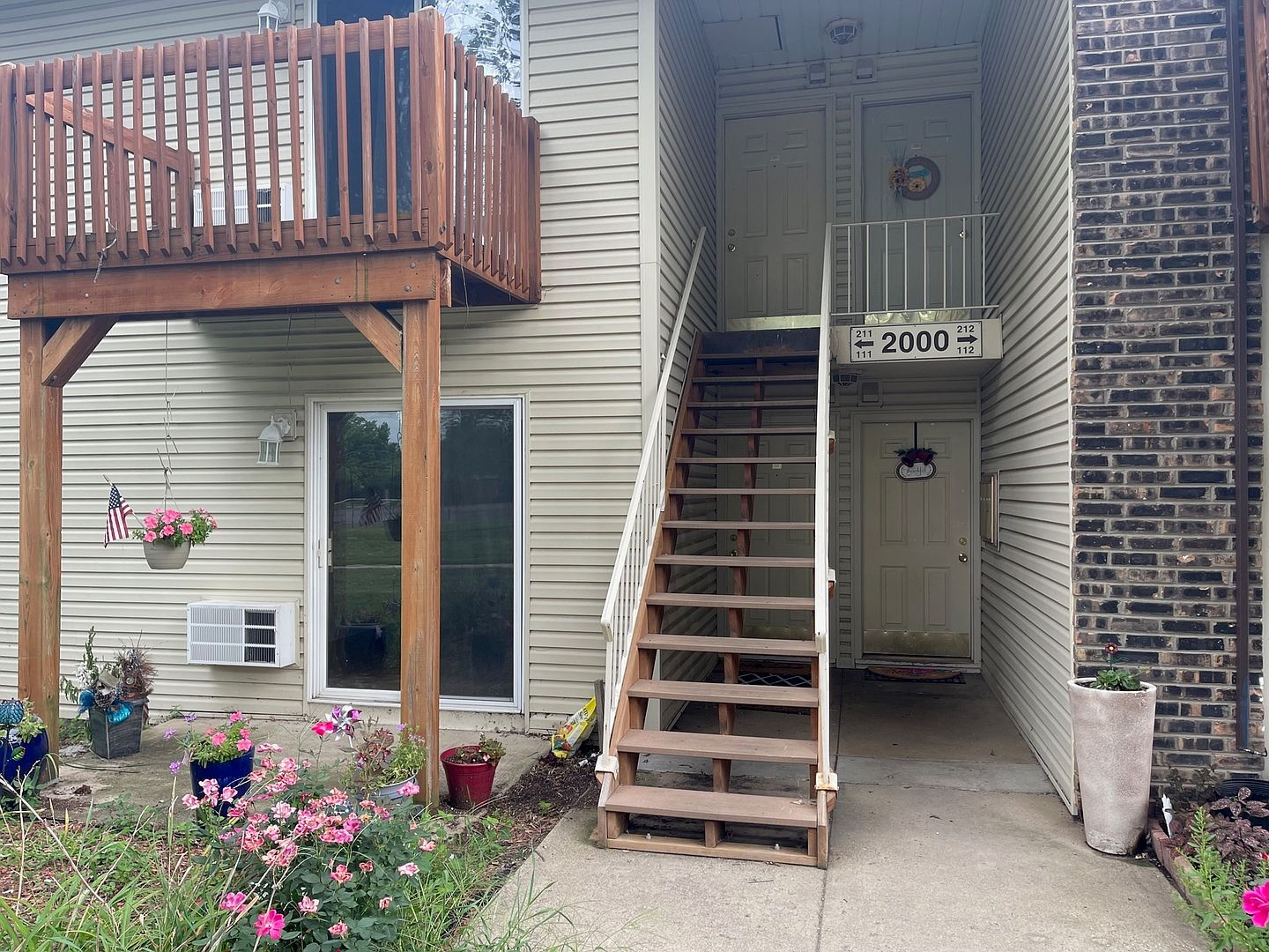 2000-light-rd-apt-111-oswego-il-60543-zillow