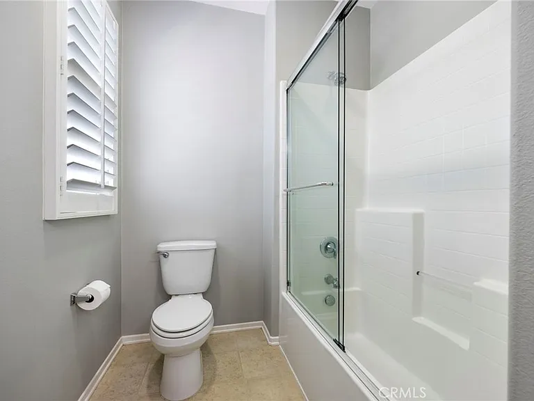 691 E Valencia St — Photo 17