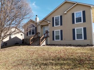 1105 Susan St, Kearney, MO 64060