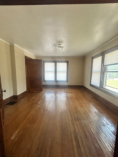 2nd image of 434 W Adams St APT 4