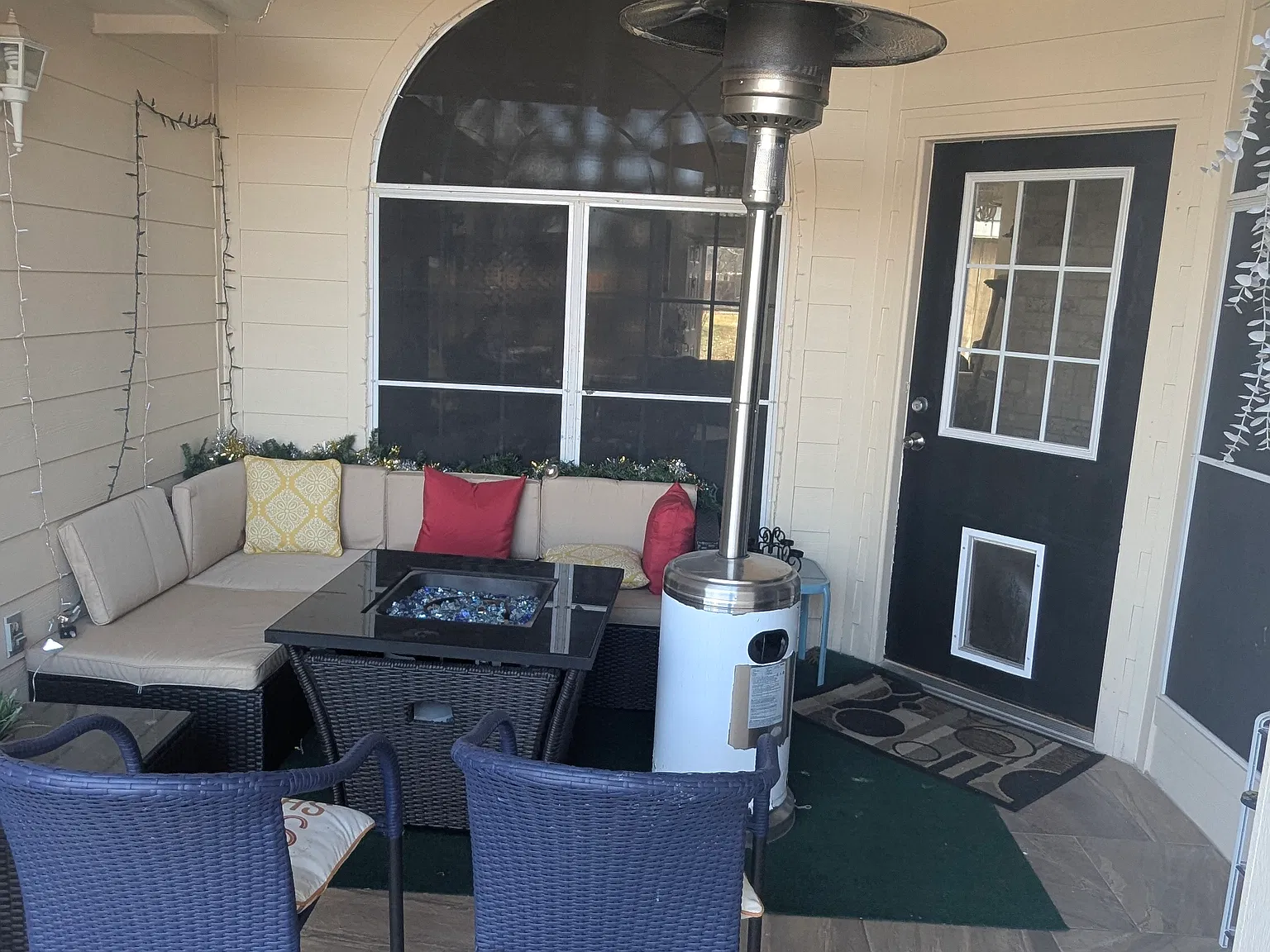 3 bed, 1965 sqft, $2,500 — Photo 2