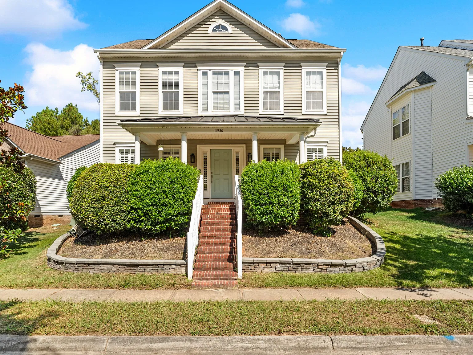 4 bed, 3.5 bath, 2731 sqft, $3,000 — Photo 1