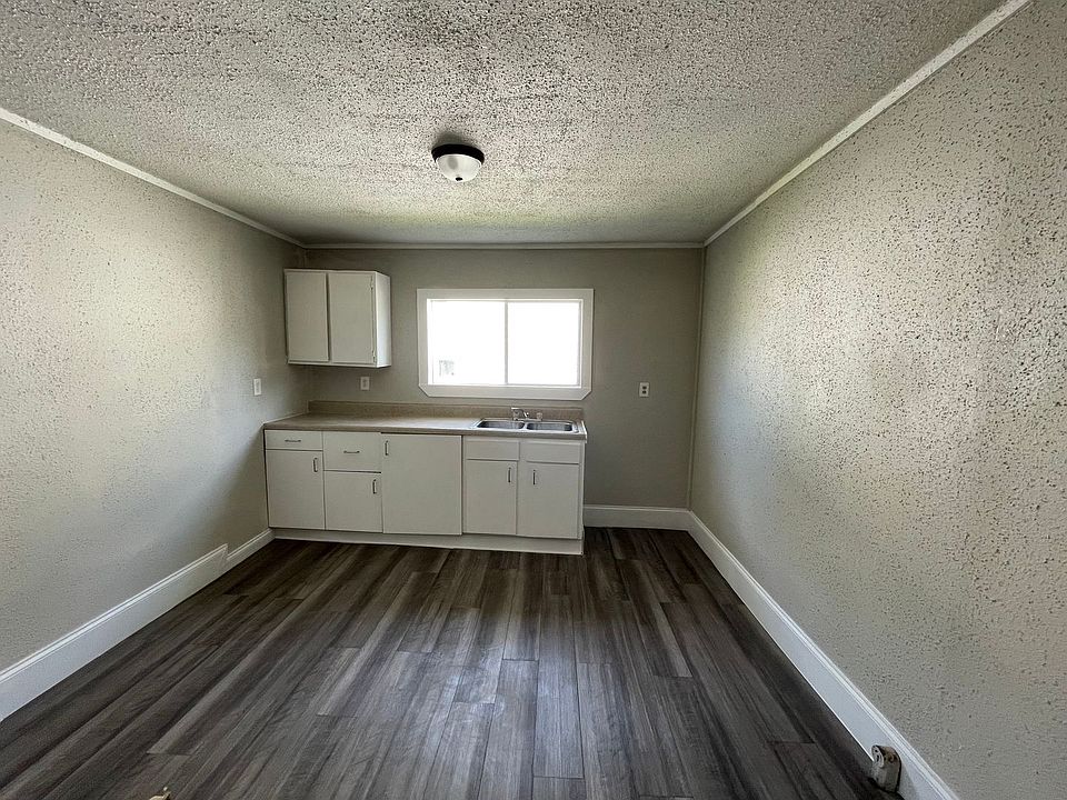 1st image of 3503 4th Ave #B