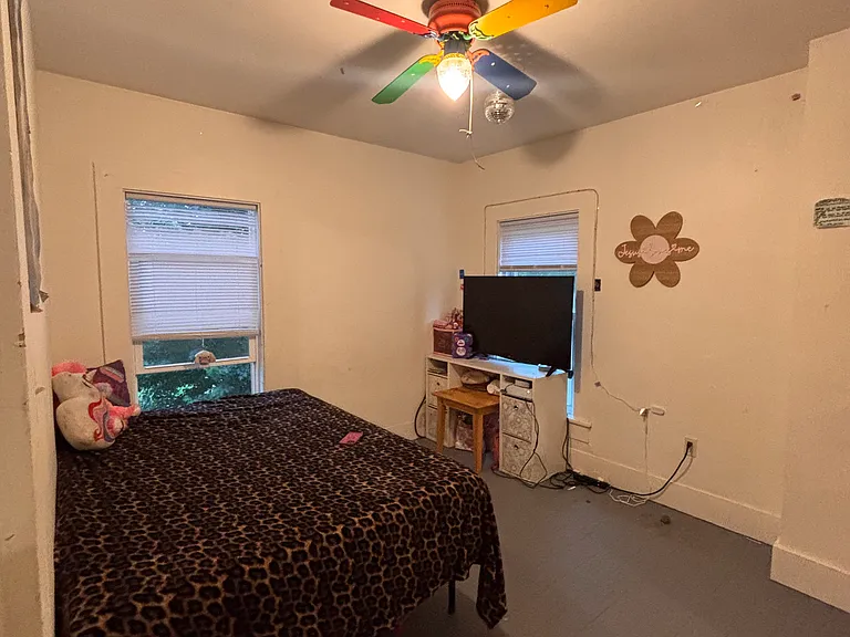 227 S 1st St #1 — Photo 9