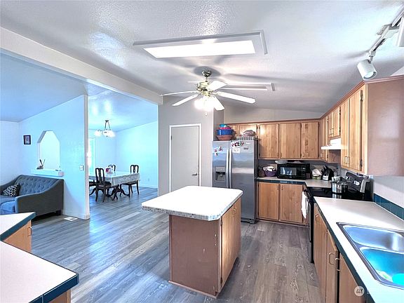3rd image of 12908 Prairie Circle E