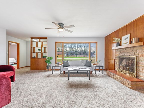 5th image of 177 Doris Dr