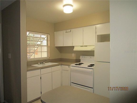 3rd image of 3034 Fairway Ln APT B