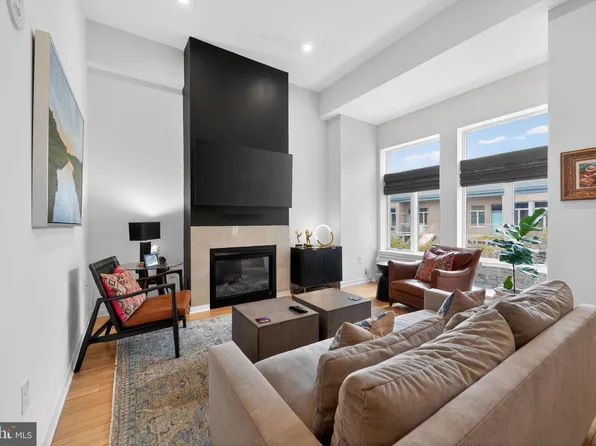 1900 Hamilton St Unit D15, Philadelphia, PA 19130