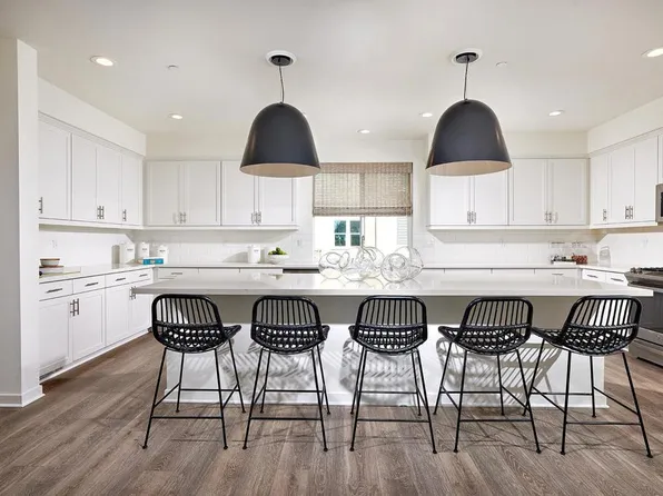 6156 Colt Pl Unit 105, Carlsbad, CA 92009