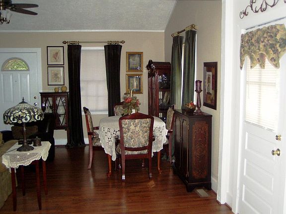 4th image of 195 Lake Dr