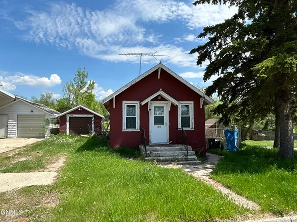 422 1st Ave E, Gackle, ND 58442